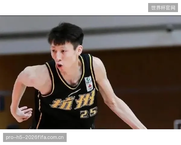 广厦队面临多名主力合同到期问题，赵岩昊与球队的续约谈判备受关注。